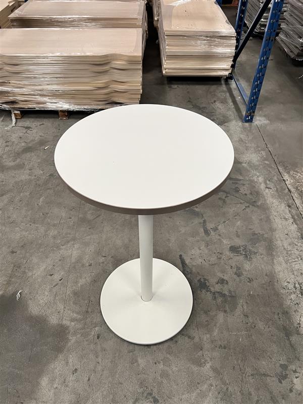 Orangebox: Poseur High Table - Remis à neuf