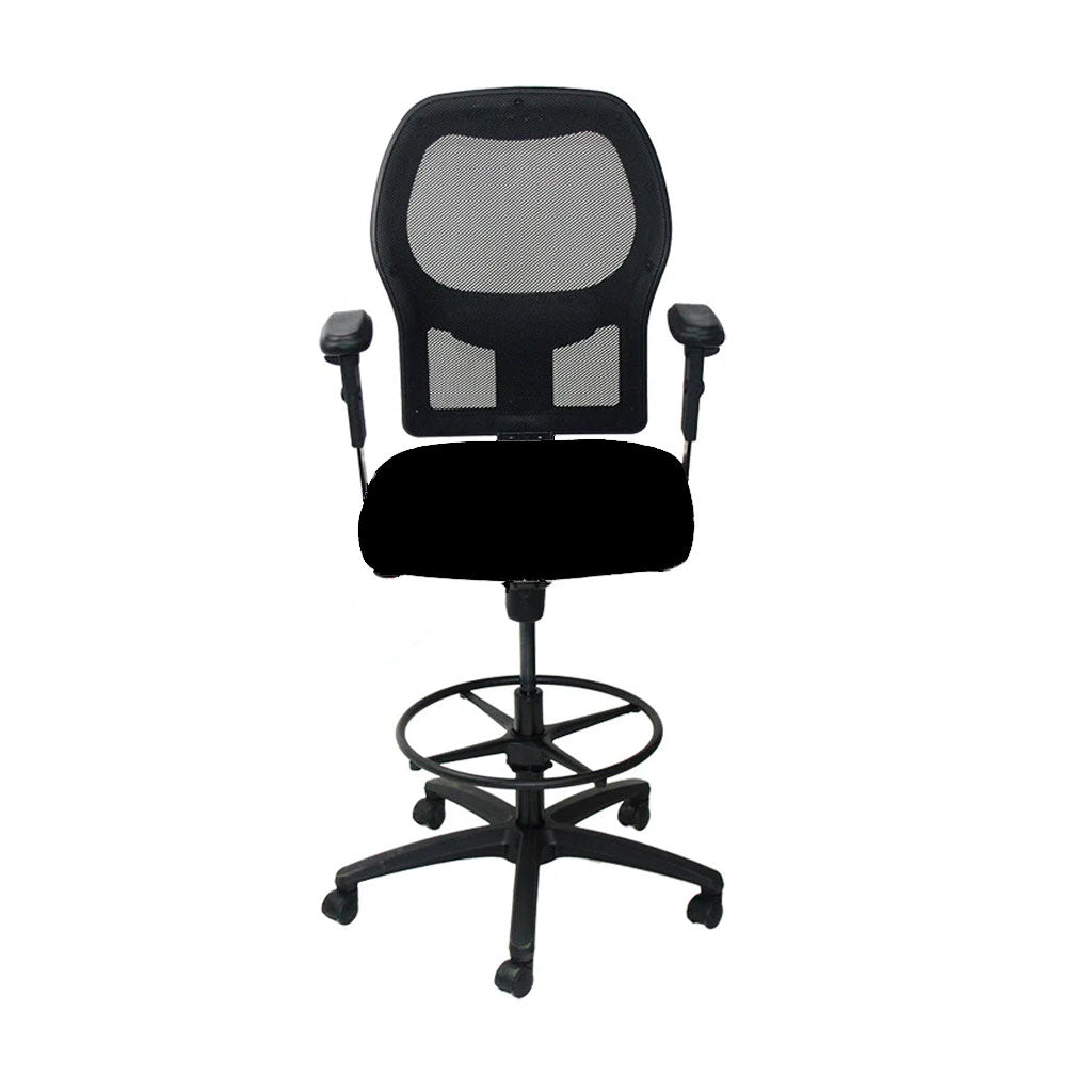 <tc>Ahrend</tc>: Chaise de dessinateur type 160 en tissu noir - Base noire - Reconditionnée