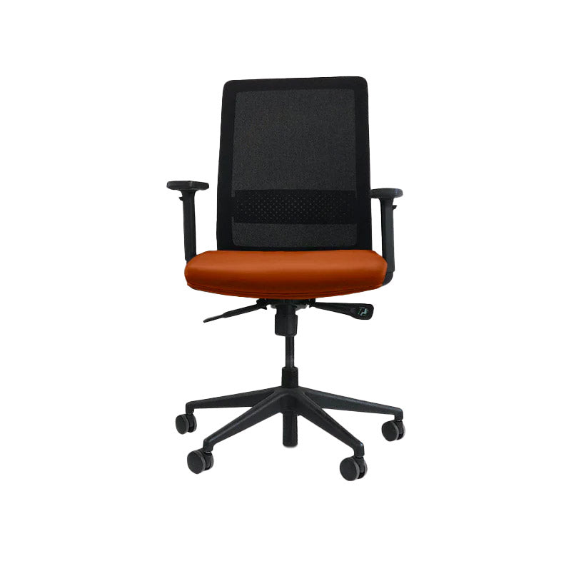 <tc>Bestuhl</tc>: Chaise de travail S30 en cuir beige - Reconditionnée