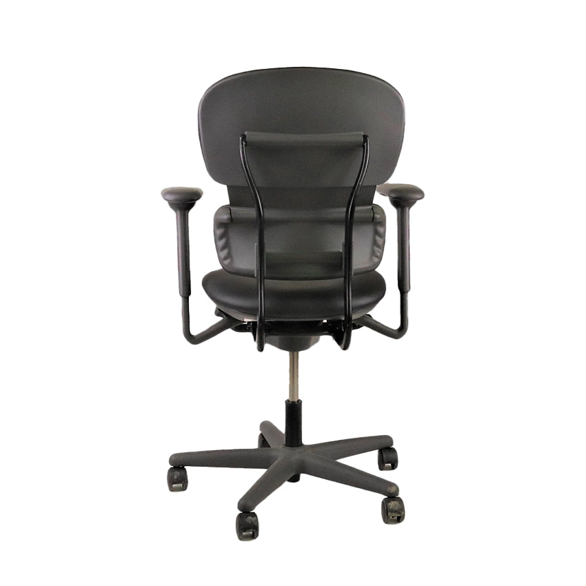 <tc>KI</tc>: <tc>Impulse</tc> Chaise de bureau en cuir noir - Reconditionnée
