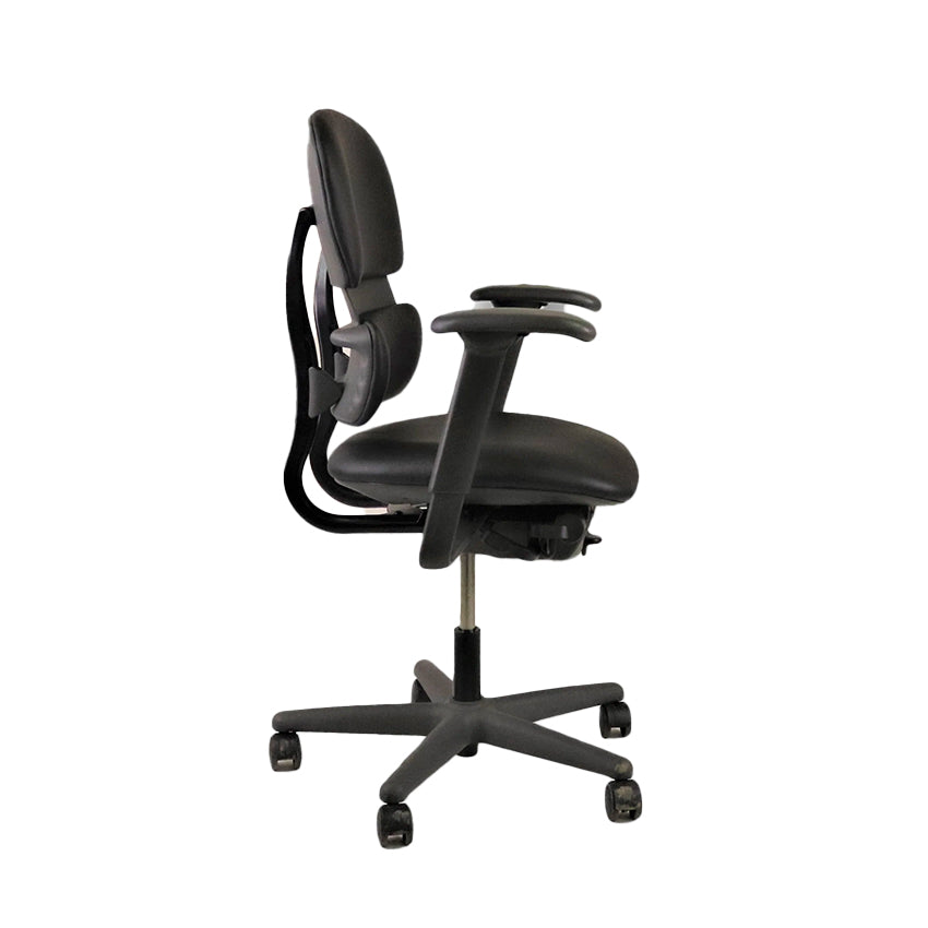 <tc>KI</tc>: <tc>Impulse</tc> Chaise de bureau en cuir noir - Reconditionnée