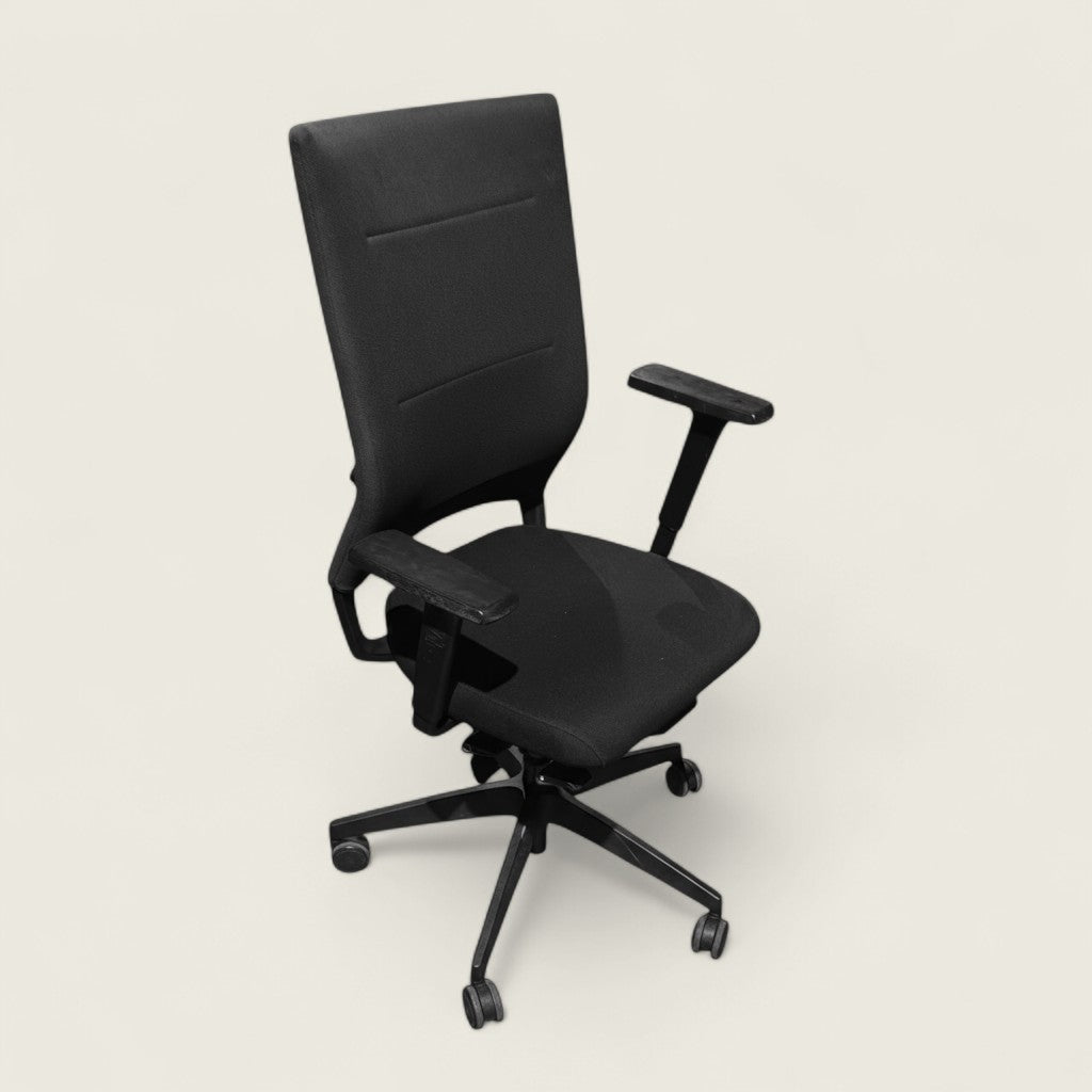 Sedus: Quarterback Task Chair in Black Fabric - Refurbished