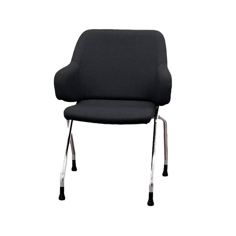<tc>Boss Design</tc>: Chaise de réunion Skoot en tissu noir - Reconditionnée