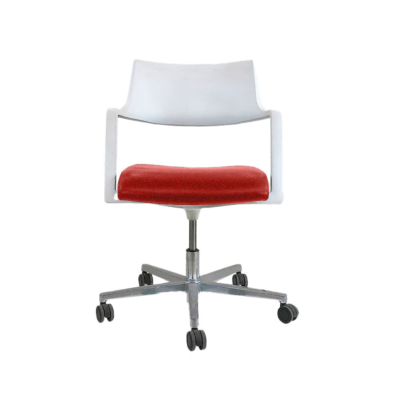 <tc>Brunner</tc>: Chaise pivotante Tempuro 6353/A en tissu rouge - Reconditionnée