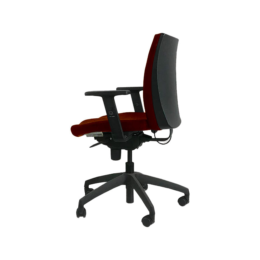 <tc>Connection</tc>: Chaise de travail d'équipe en cuir beige - Reconditionnée