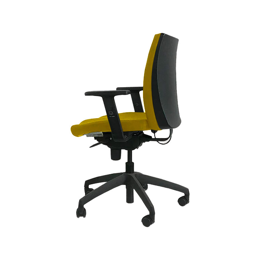 <tc>Connection</tc>: Chaise de travail d'équipe en tissu jaune - Reconditionnée