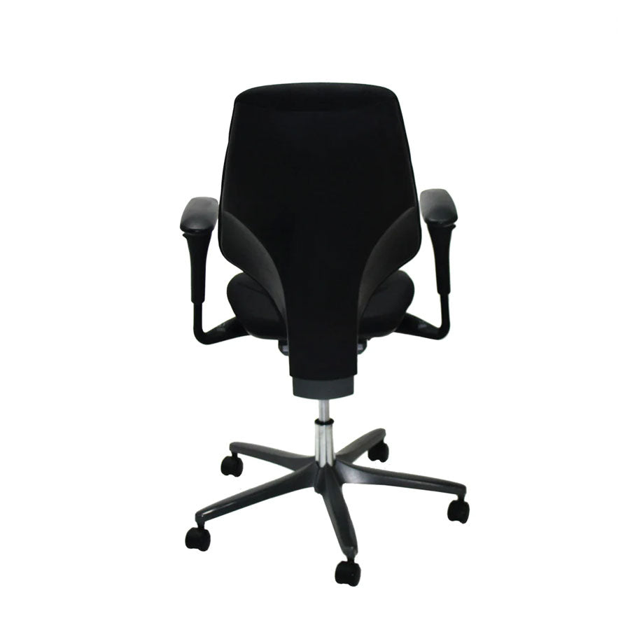 <tc>Giroflex</tc>: Chaise de travail G64 en tissu noir - Reconditionnée