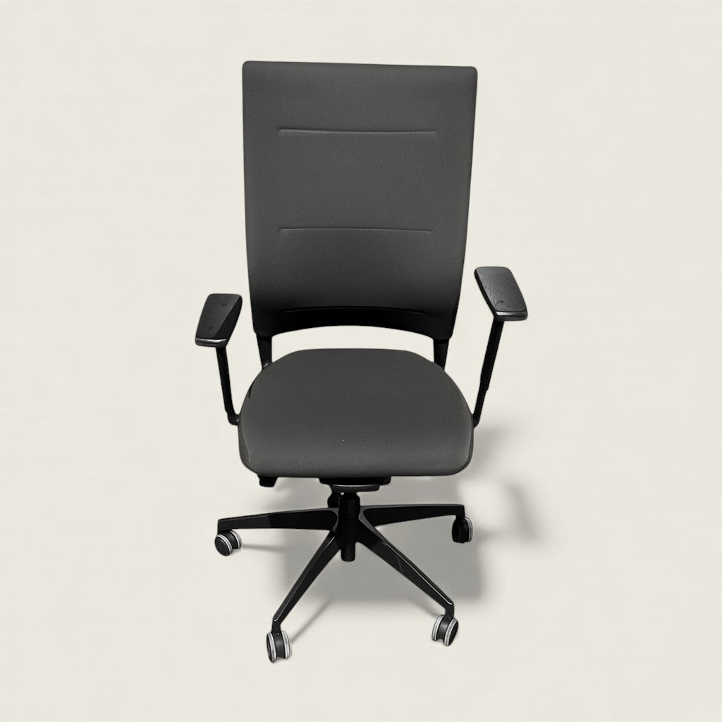 Sedus: Quarterback Task Chair in Grey Fabric - Refurbished