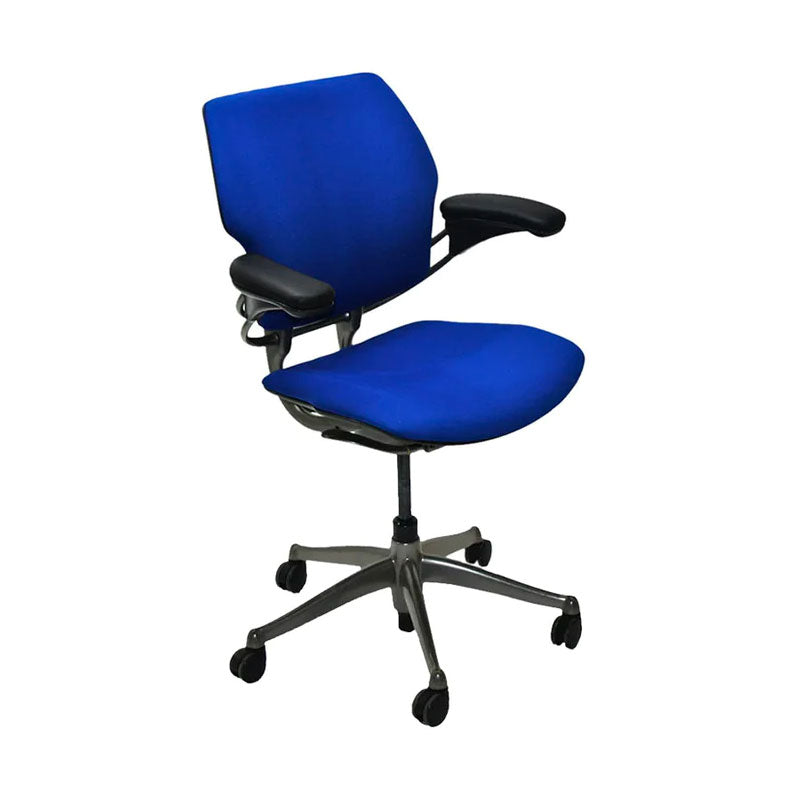 <tc>Humanscale</tc>: <tc>Freedom</tc> Chaise de bureau en tissu bleu - Reconditionnée