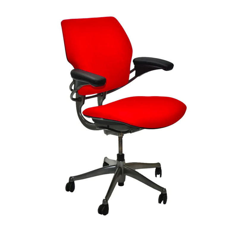 <tc>Humanscale</tc>: <tc>Freedom</tc> Chaise de bureau en tissu rouge - Rénovée