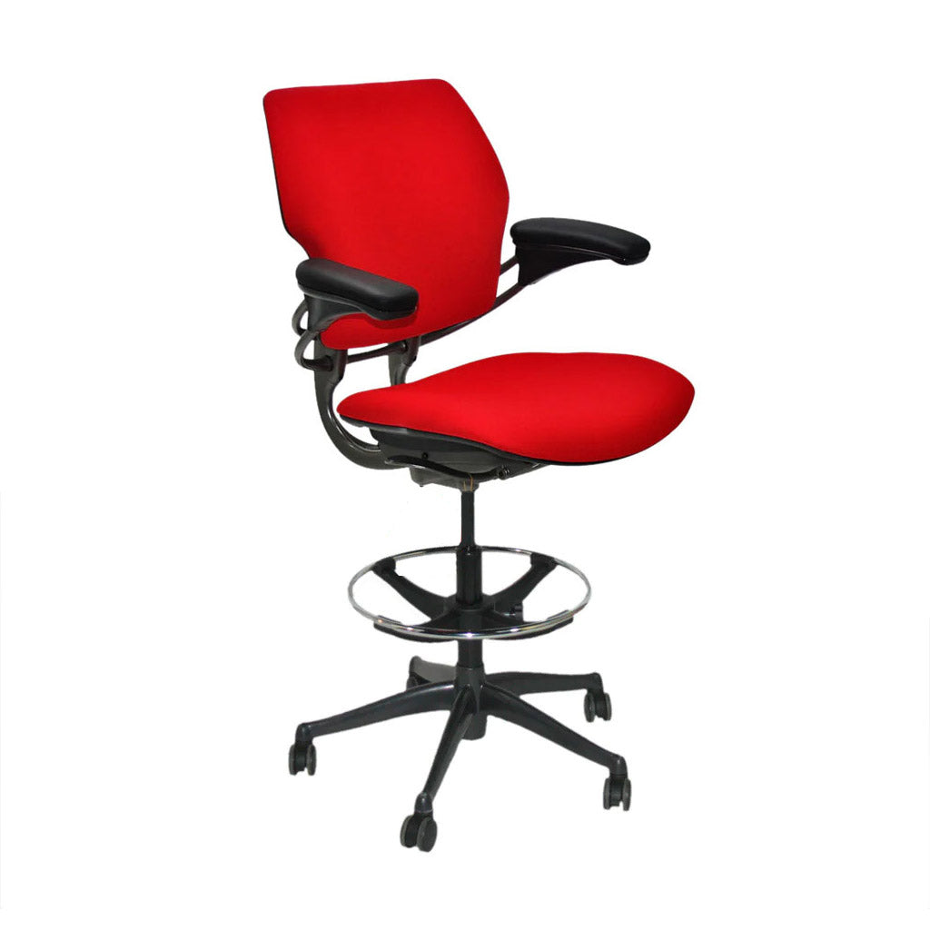 <tc>Humanscale</tc>: <tc>Freedom</tc> Chaise de dessinateur en tissu rouge - Reconditionnée