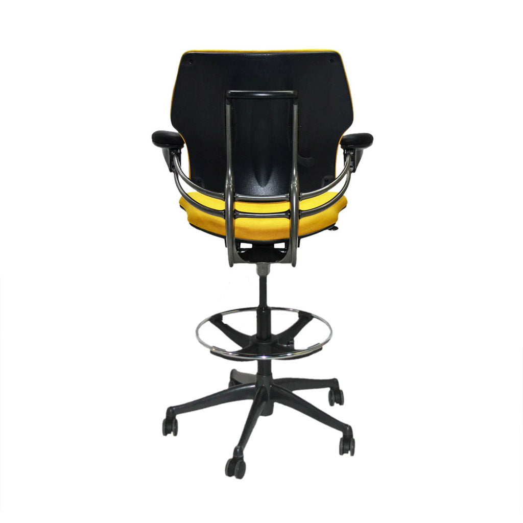 <tc>Humanscale</tc>: <tc>Freedom</tc> Chaise de dessinateur en tissu jaune - Reconditionnée