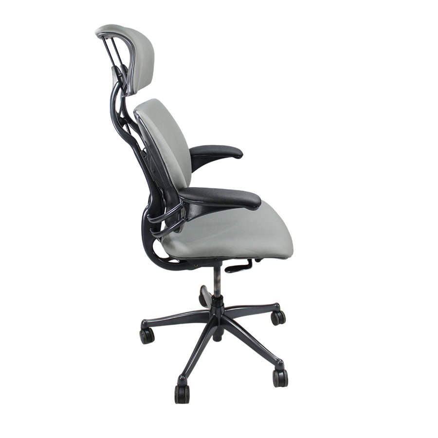 <tc>Humanscale</tc>: <tc>Freedom</tc> Chaise de bureau à dossier haut avec appui-tête - Cuir gris - Reconditionnée
