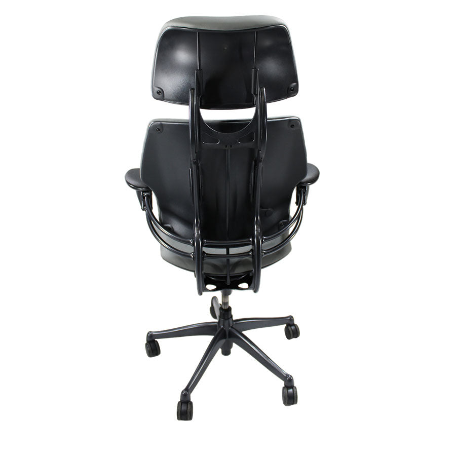 <tc>Humanscale</tc>: <tc>Freedom</tc> Chaise de bureau à dossier haut avec appui-tête - Cuir gris - Reconditionnée