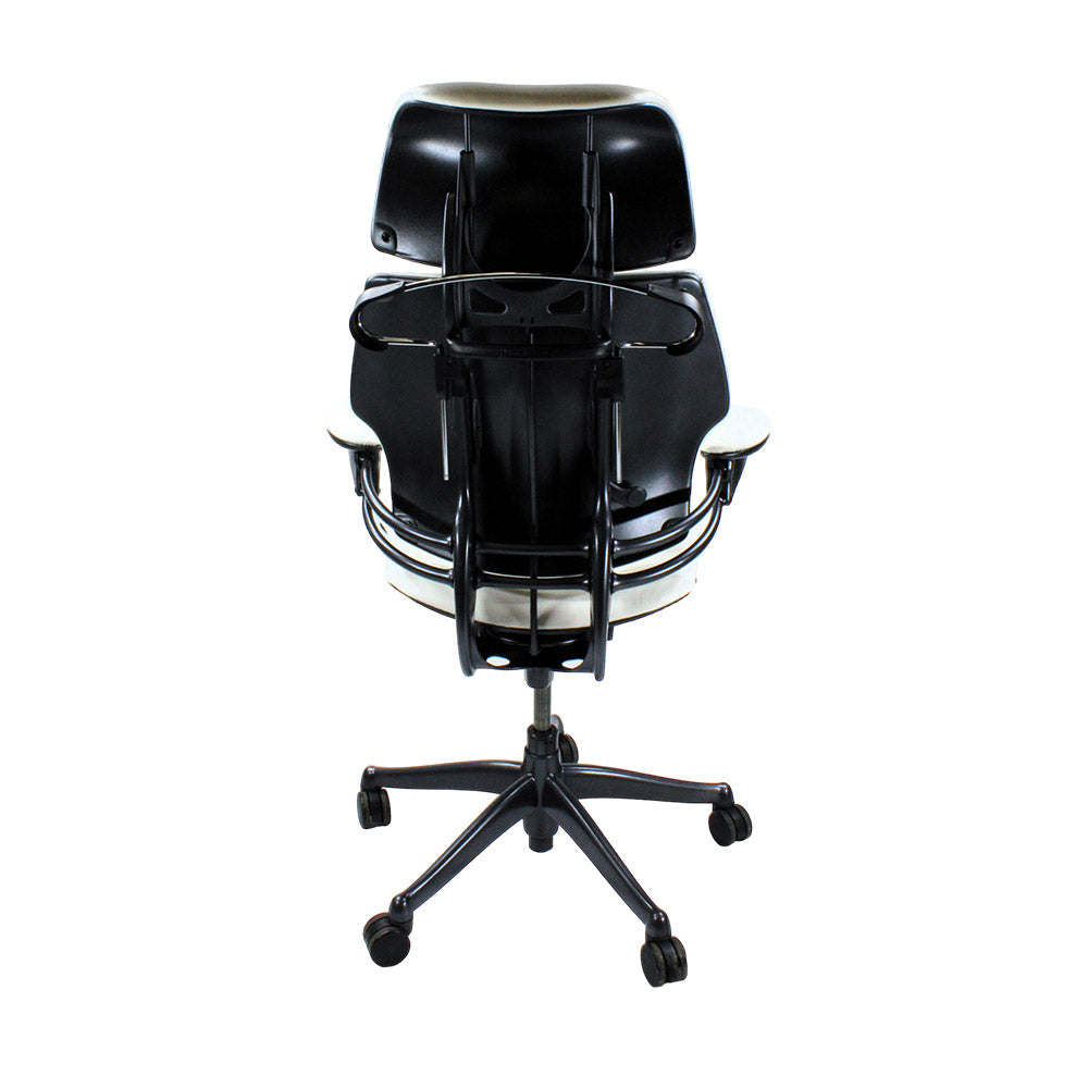 <tc>Humanscale</tc>: <tc>Freedom</tc> Chaise de bureau à dossier haut avec appui-tête - Cuir blanc - Reconditionnée