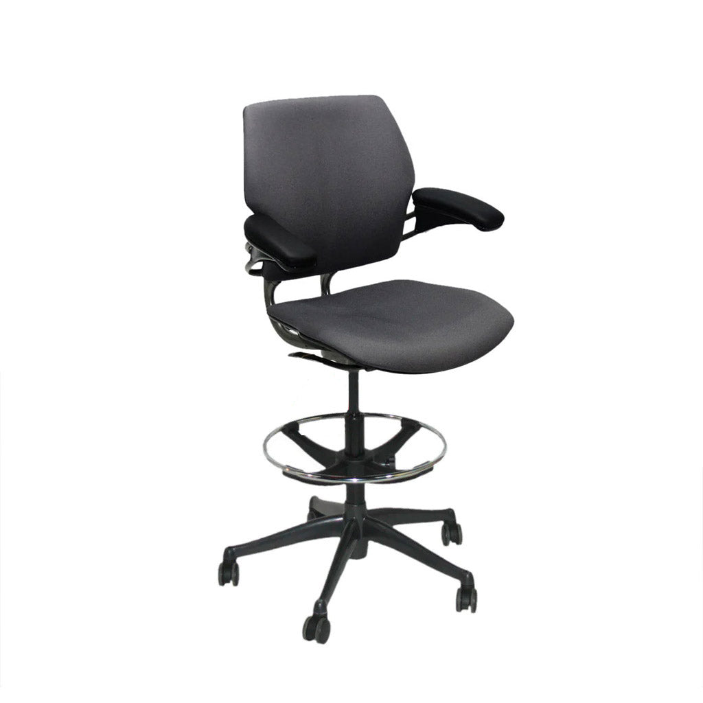 <tc>Humanscale</tc>: <tc>Freedom</tc> Chaise de dessinateur en tissu gris - Reconditionnée