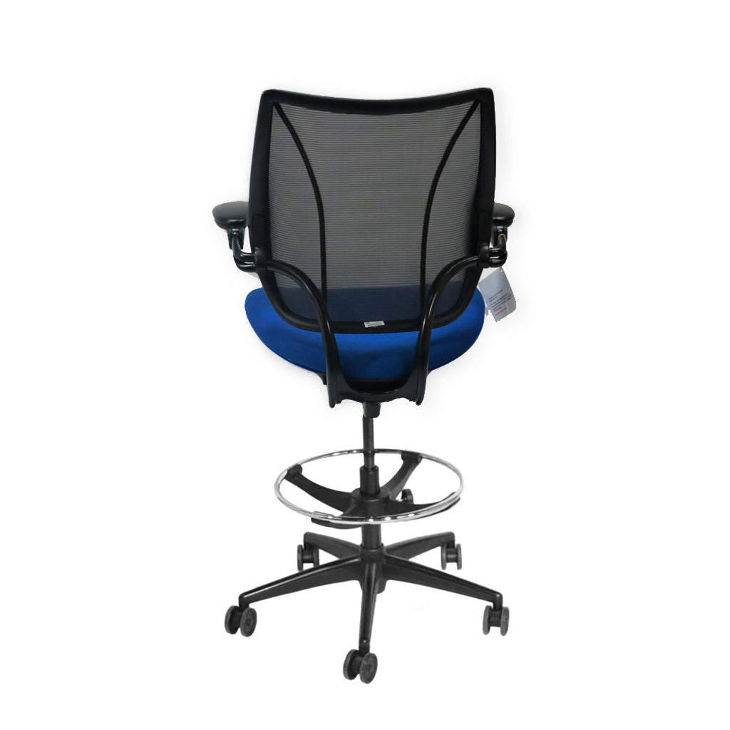 <tc>Humanscale</tc>: <tc>Liberty</tc> Chaise de dessinateur en tissu bleu - Reconditionnée
