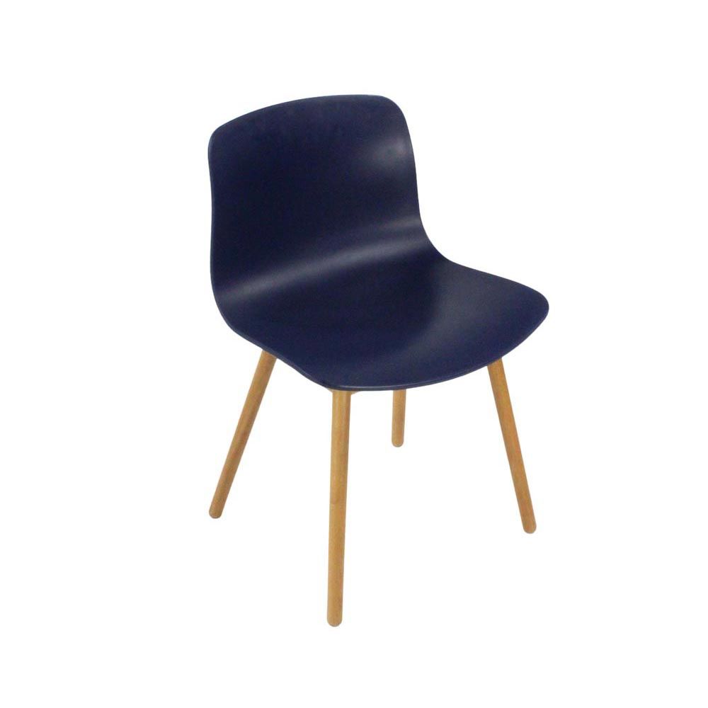 <tc>Hay</tc>: À propos d'une chaise AAC12 - Bleu - Reconditionnée