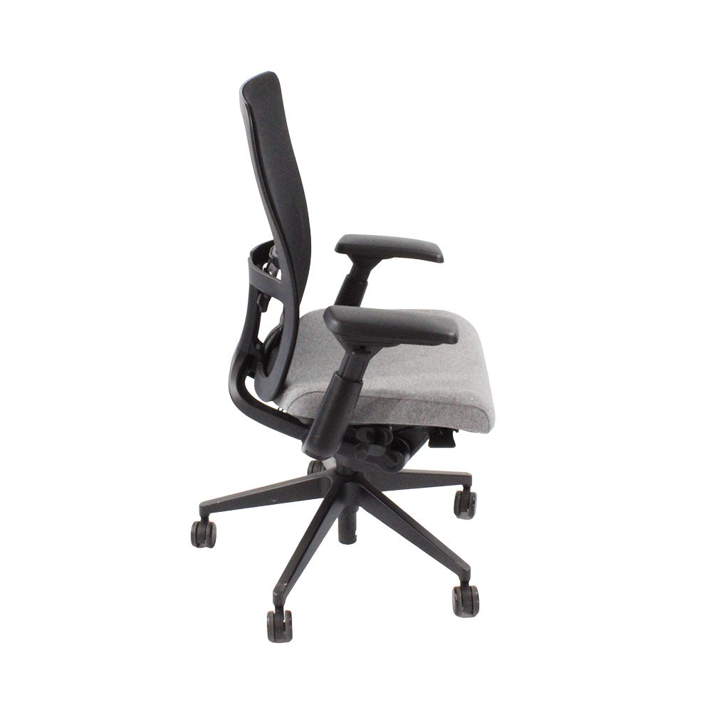 <tc>Haworth</tc>: <tc>Zody Comforto</tc> Chaise de bureau 89 en tissu gris/cadre noir - Reconditionnée
