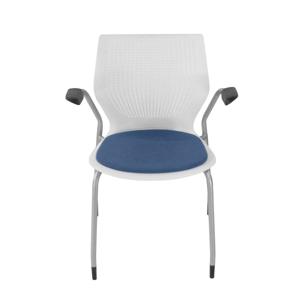 <tc>Knoll</tc>: <tc>Multigeneration</tc> Chaise de réunion en tissu bleu - Rénovée