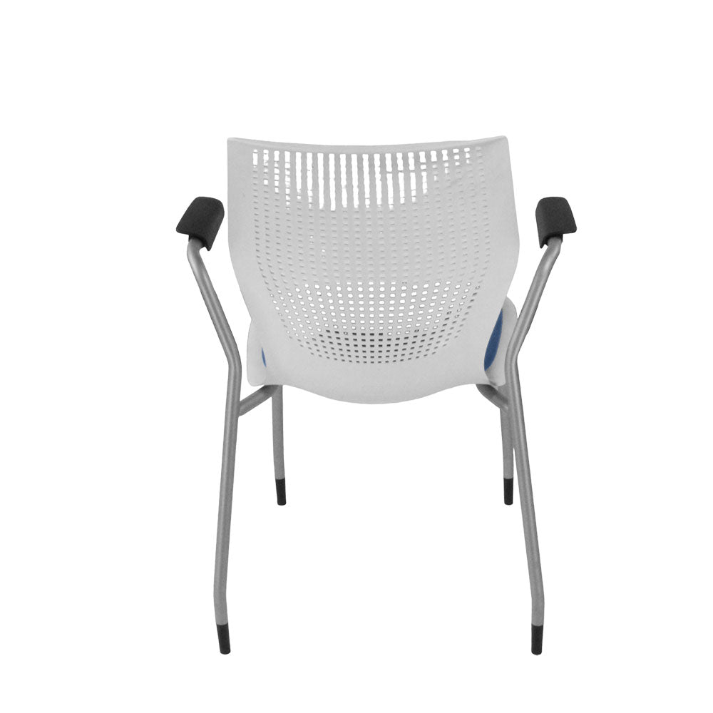 <tc>Knoll</tc>: <tc>Multigeneration</tc> Chaise de réunion en tissu bleu - Rénovée