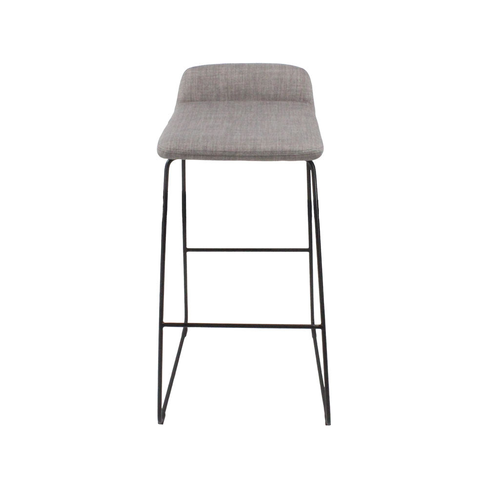 M.A.D: Tabouret de bar Lolli en tissu gris - Reconditionné