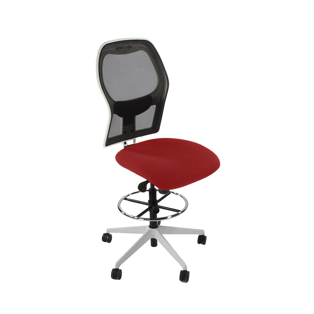 <tc>Ahrend</tc>: Chaise de dessinateur type 160 sans accoudoirs en tissu rouge - Base blanche - Reconditionnée