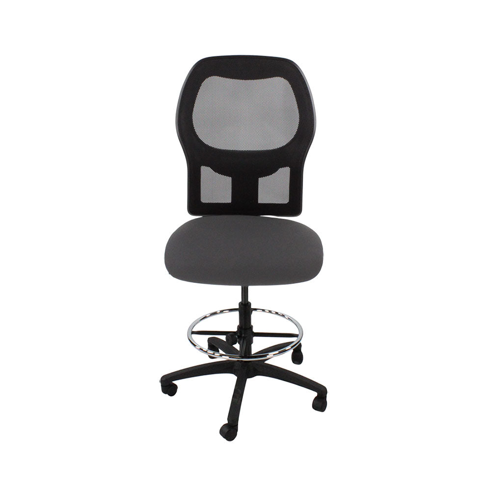 <tc>Ahrend</tc>: Chaise de dessinateur type 160 sans accoudoirs en tissu gris - Base noire - Reconditionnée