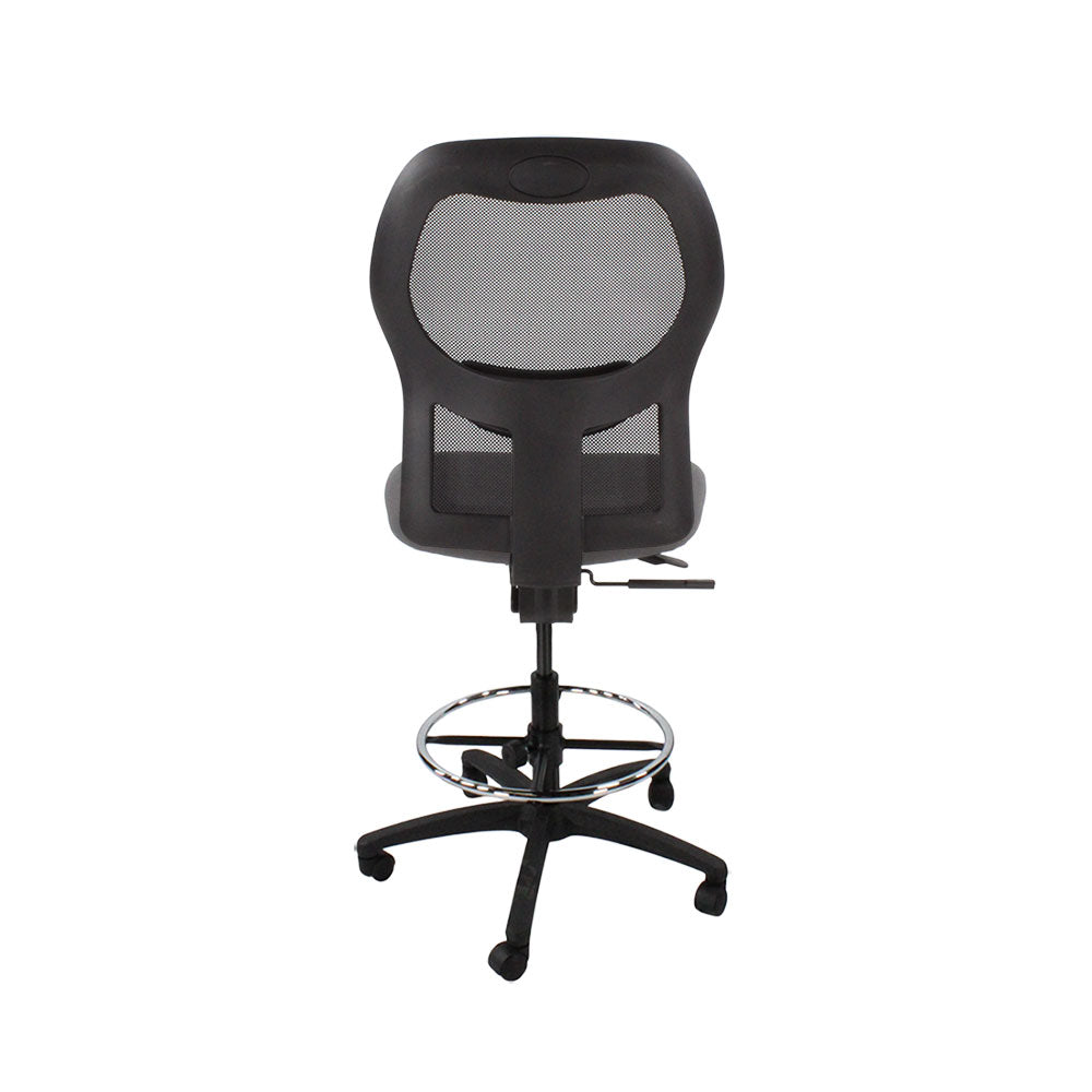<tc>Ahrend</tc>: Chaise de dessinateur type 160 sans accoudoirs en tissu gris - Base noire - Reconditionnée