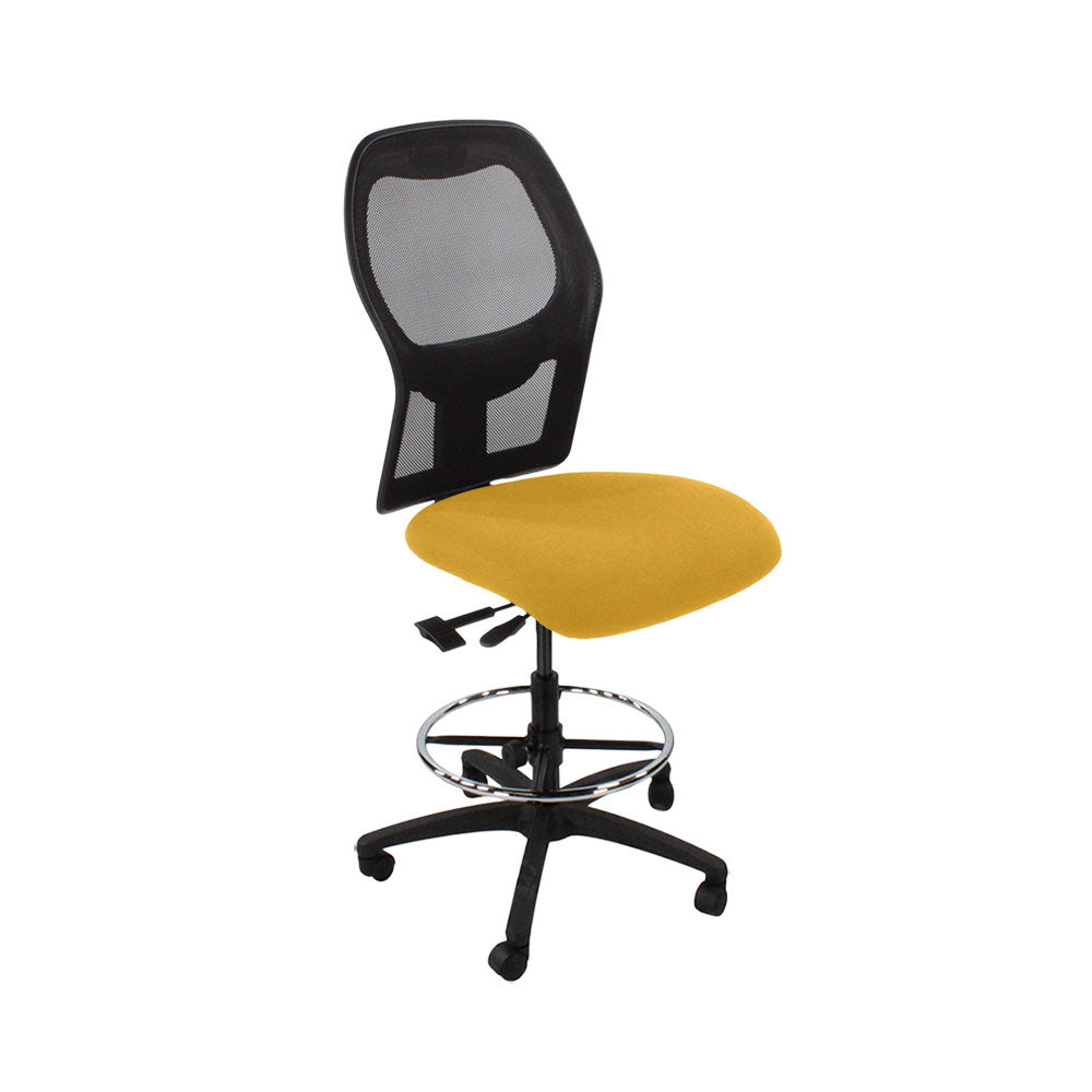 <tc>Ahrend</tc>: Chaise de dessinateur type 160 sans accoudoirs en tissu jaune - Base noire - Reconditionnée