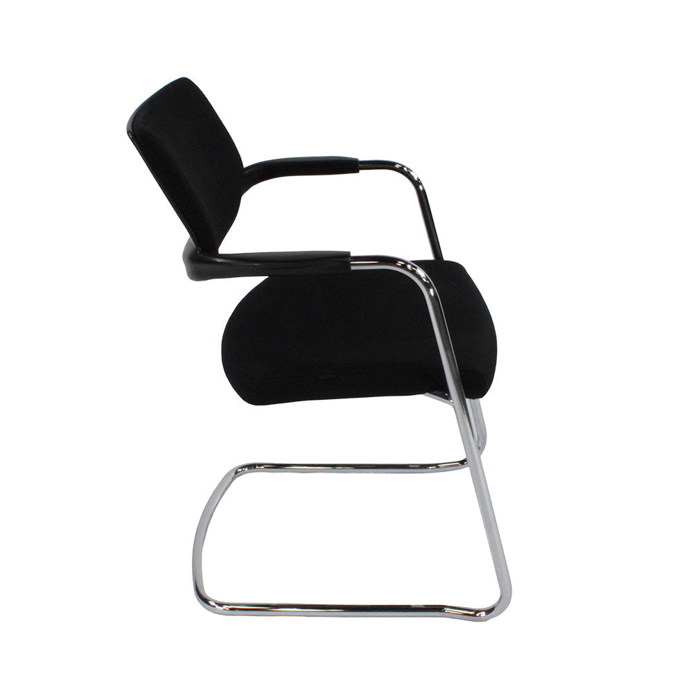<tc>Interstuhl</tc>: Chaise cantilever 570N en tissu noir - Reconditionnée
