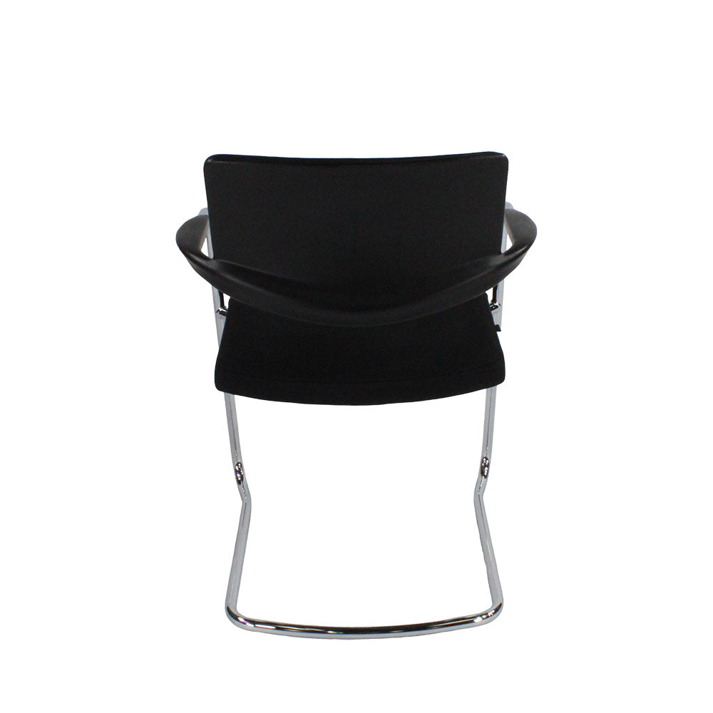 <tc>Interstuhl</tc>: Chaise cantilever 570N en tissu noir - Reconditionnée