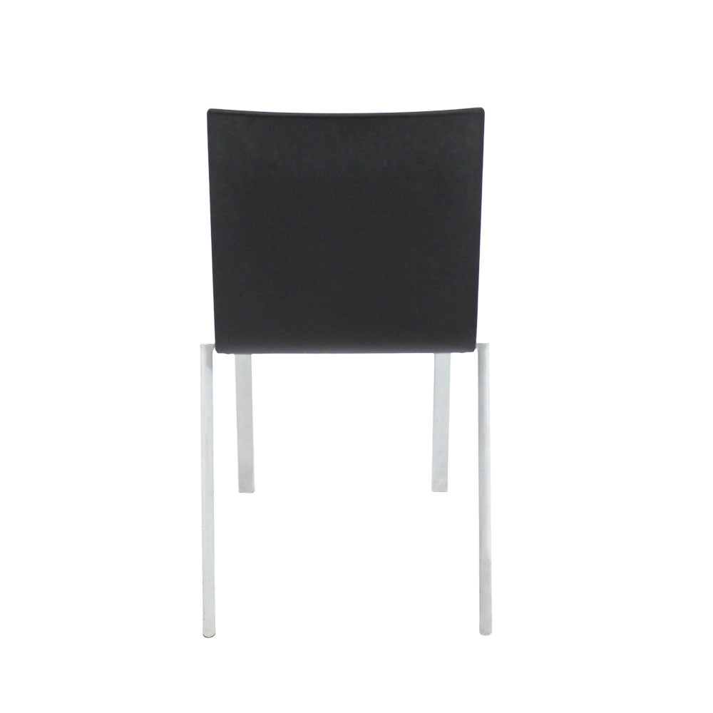 <tc>Vitra</tc>: .03 Chaise empilable noire - Reconditionnée