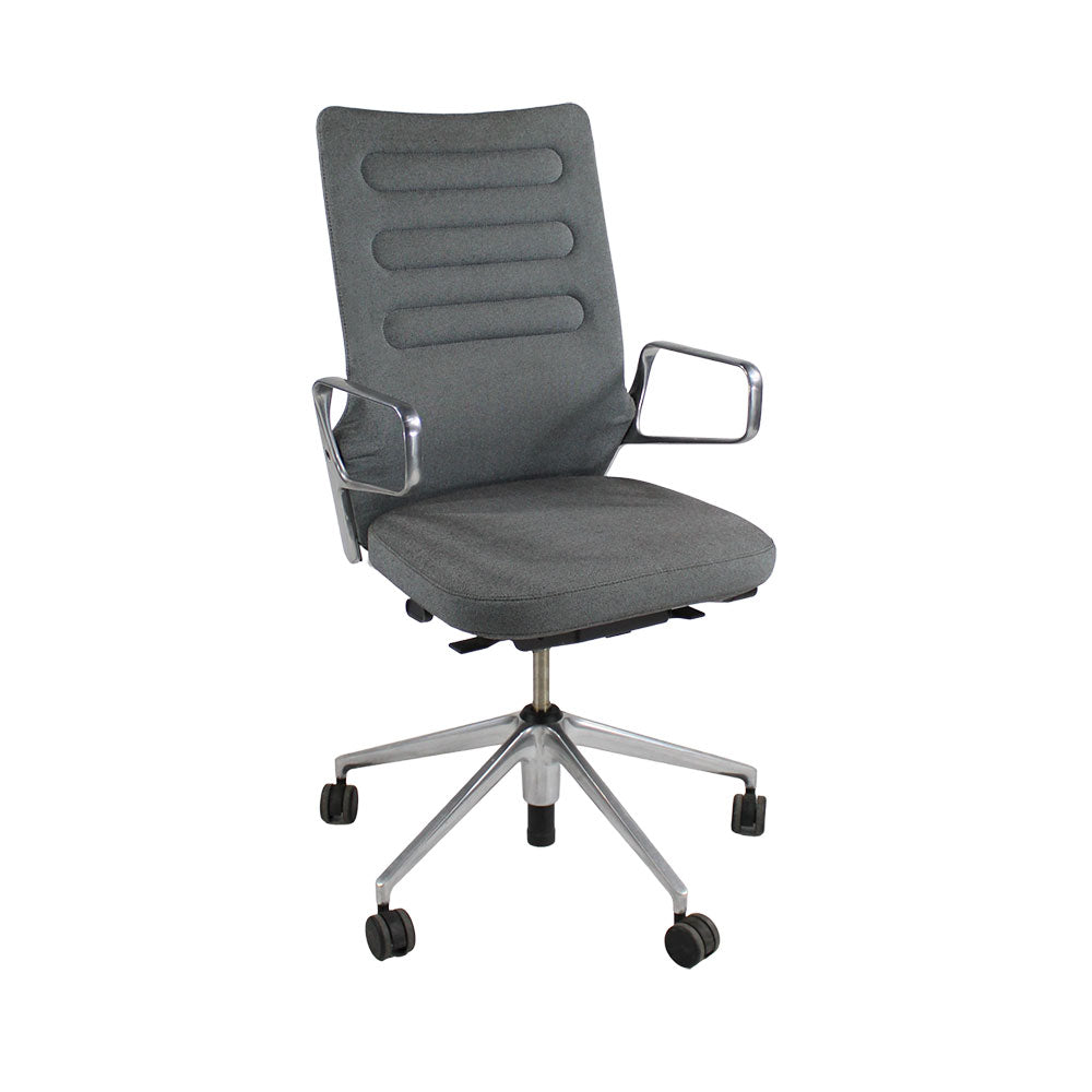<tc>Vitra</tc>: Chaise de réunion AC4 en tissu gris - Reconditionnée