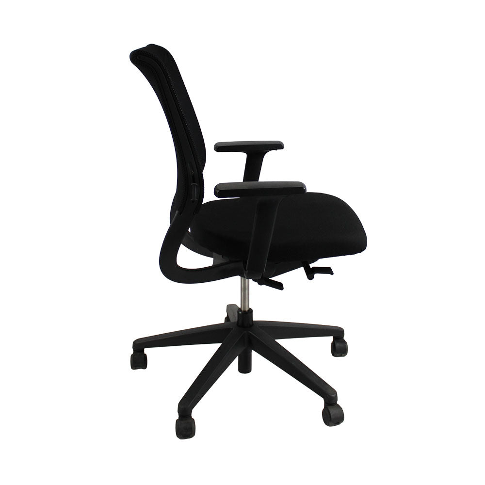 <tc>Sedus</tc>: <tc>Netwin</tc> Chaise NW-100 avec dossier en maille et tissu noir - Reconditionnée