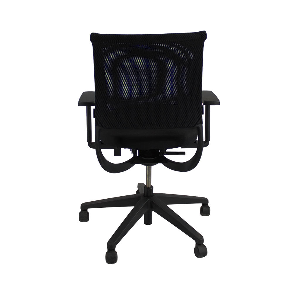 <tc>Sedus</tc>: <tc>Netwin</tc> Chaise NW-100 avec dossier en maille et tissu noir - Reconditionnée