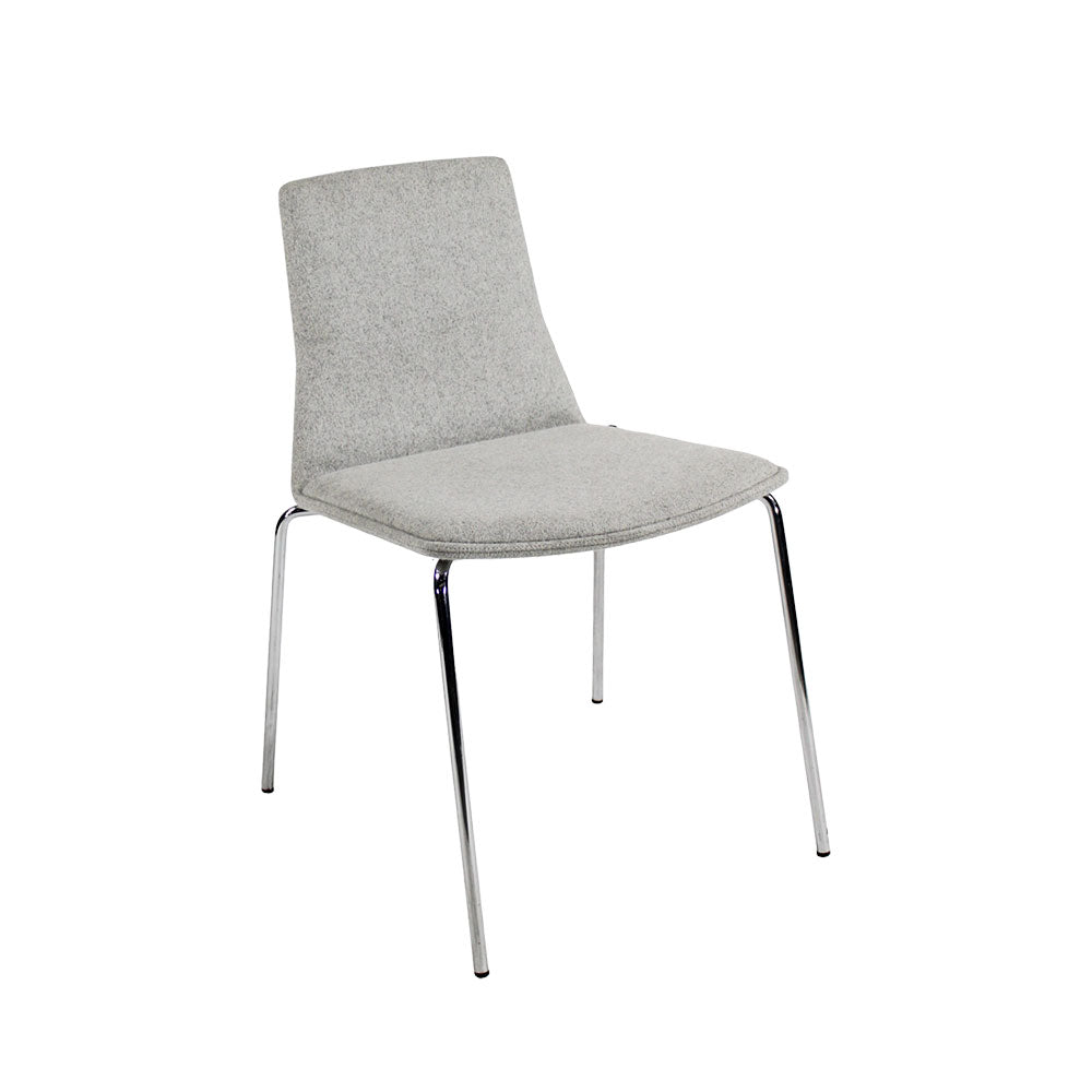 <tc>Steelcase</tc>: Chaise empilable Coalesse en tissu gris - Reconditionnée