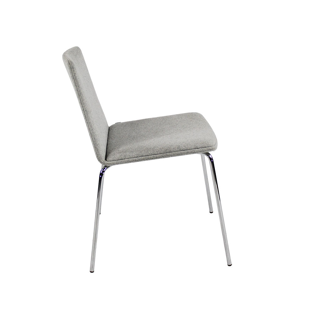 <tc>Steelcase</tc>: Chaise empilable Coalesse en tissu gris - Reconditionnée
