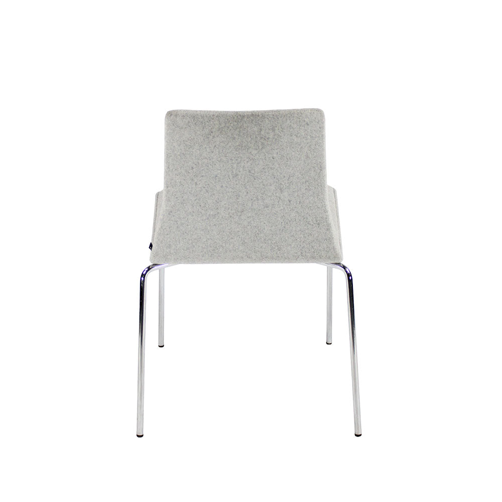 <tc>Steelcase</tc>: Chaise empilable Coalesse en tissu gris - Reconditionnée