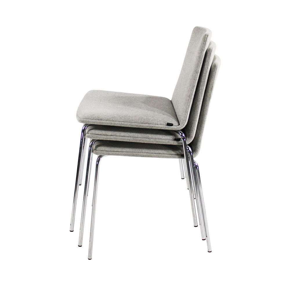 <tc>Steelcase</tc>: Chaise empilable Coalesse en tissu gris - Reconditionnée