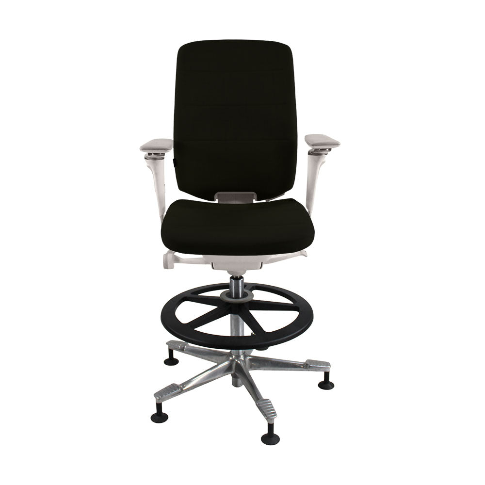 <tc>Kinnarps</tc>: Chaise de dessinateur Capella en tissu noir - Reconditionnée