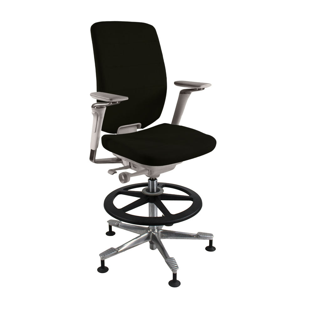 <tc>Kinnarps</tc>: Chaise de dessinateur Capella en tissu noir - Reconditionnée
