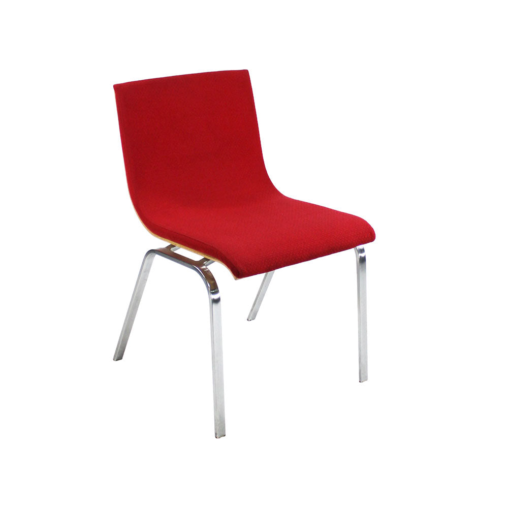 <tc>Boss Design</tc>: Chaise empilable en tissu rouge/dossier en chêne - Reconditionnée
