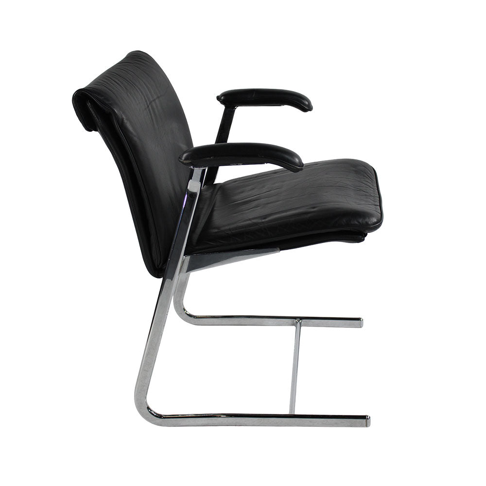 <tc>Boss Design</tc>: Chaise de réunion cantilever à dossier bas Delphi - Reconditionnée