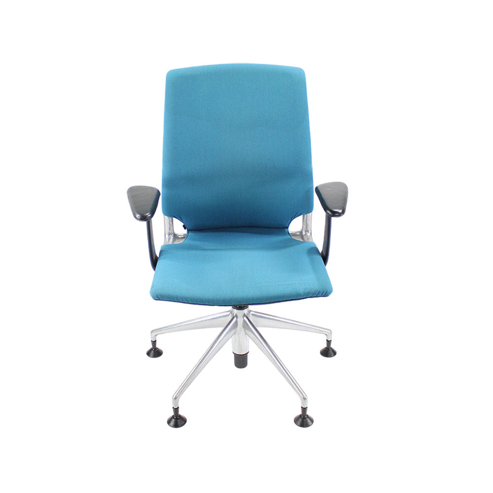 <tc>Vitra</tc>: Chaise de bureau Meda avec cadre en aluminium et tissu bleu - Reconditionnée