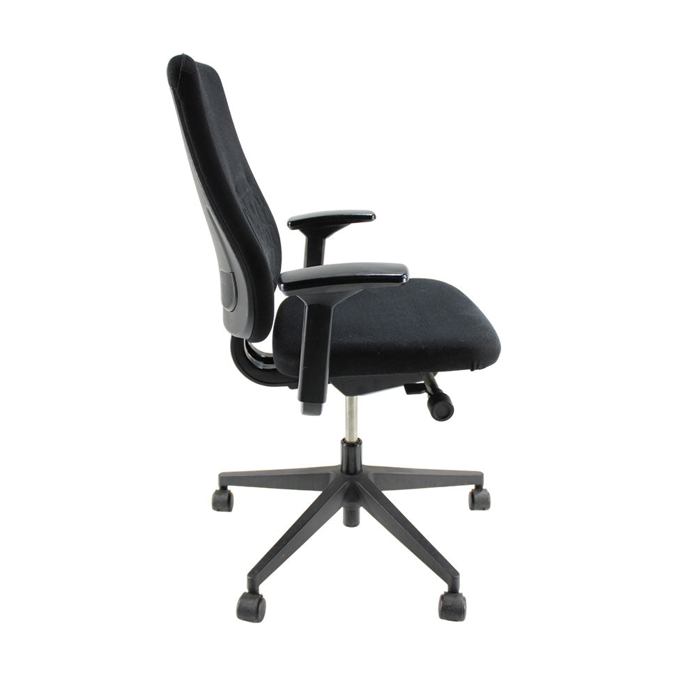 <tc>Steelcase</tc>: Chaise de bureau Reply Air avec cadre noir en tissu noir - Reconditionnée