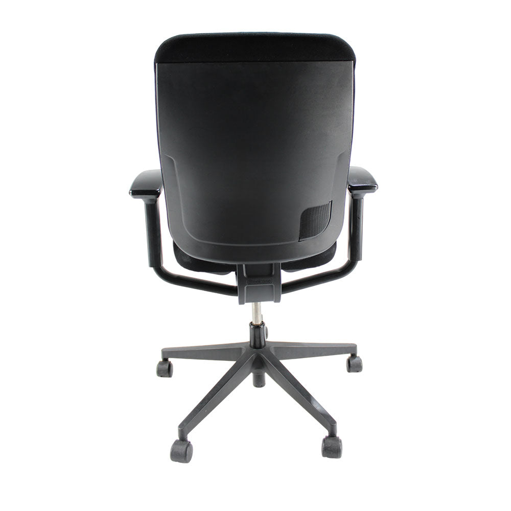 <tc>Steelcase</tc>: Chaise de bureau Reply Air avec cadre noir en tissu noir - Reconditionnée