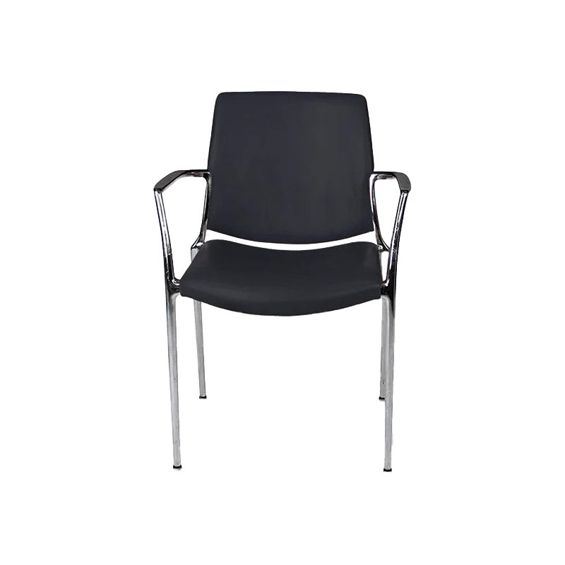 <tc>Kusch & Co</tc>: Chaise Capa 4200 en cuir noir - Reconditionnée