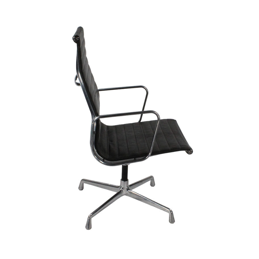<tc>Vitra</tc>: <tc>Eames</tc> Fauteuil EA116 - Reconditionné