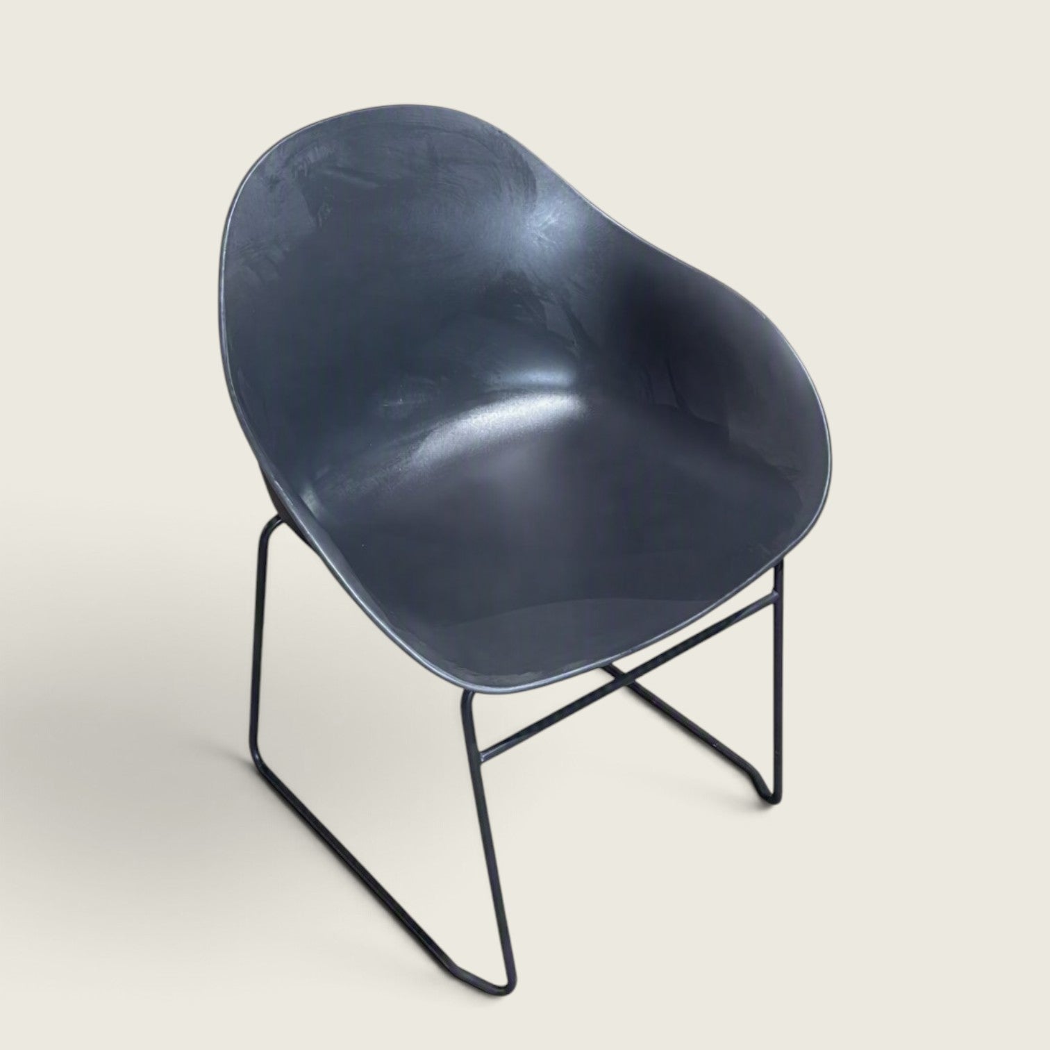<tc>Naughtone</tc>: Chaise de conférence - Rénovée